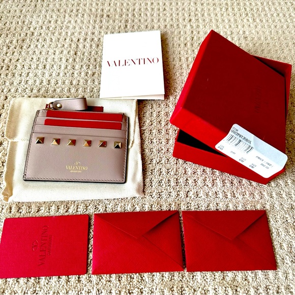 Valentino Garavani Rockstud Calfskin Cardholder - Picture 1 of 7